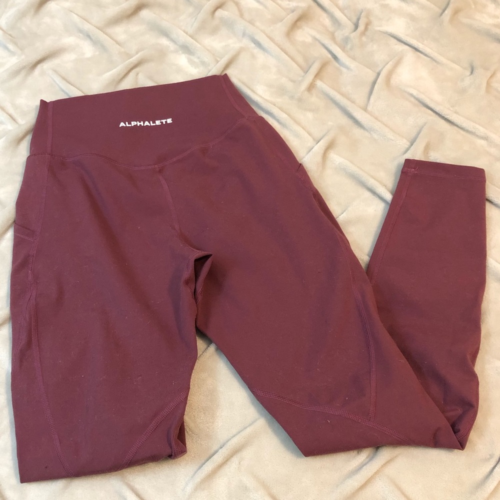 Alphalete Surface Pocket Leggings - Medium